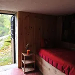 Homestay Salto Do Lobo - Montain With Private River Penhas da Saude