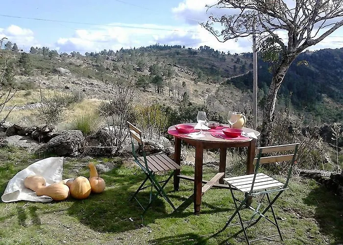 Salto Do Lobo - Montain With Private River בית אירוח Penhas da Saúde