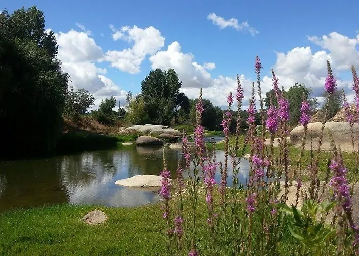 Salto Do Lobo - Montain With Private River בית אירוח Penhas da Saúde