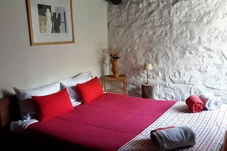 Salto Do Lobo - Montain With Private River בית אירוח Penhas da Saúde